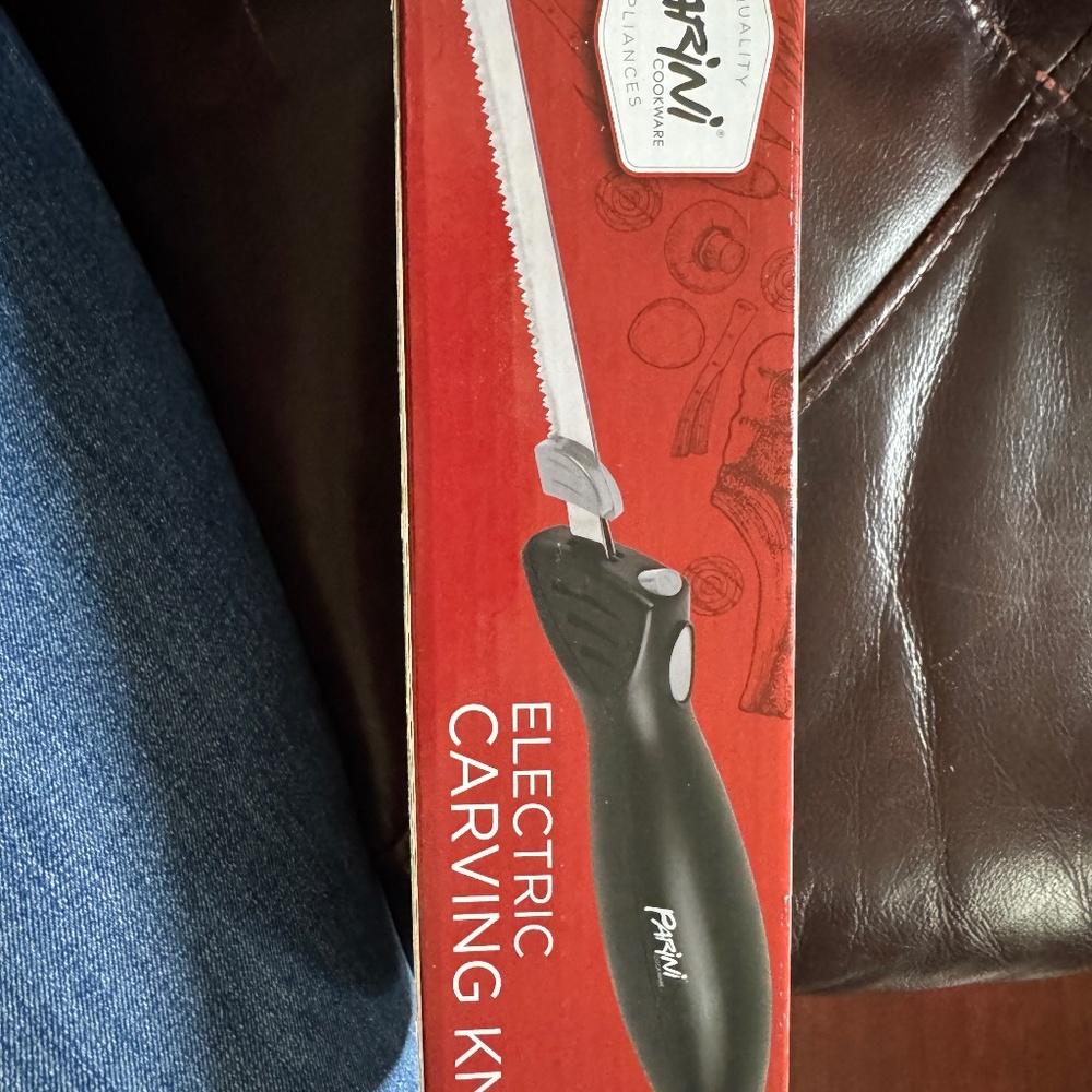Electric carving knife
